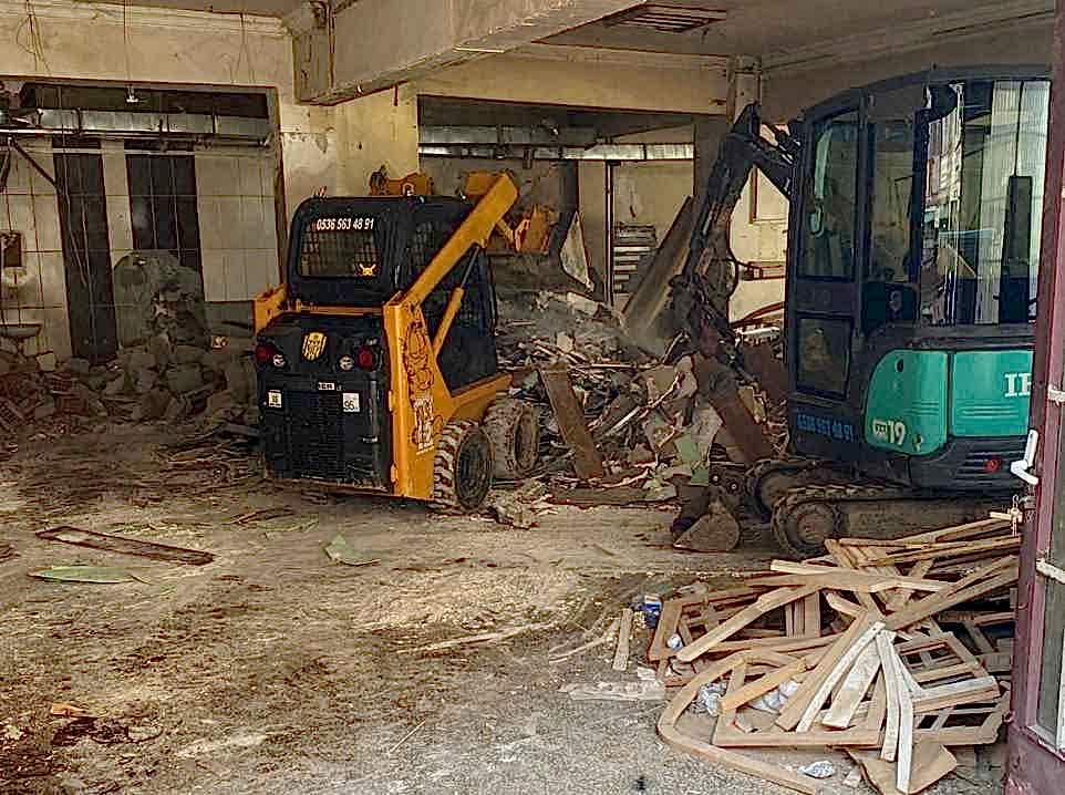 Yenimahalle Bina Yıkımı